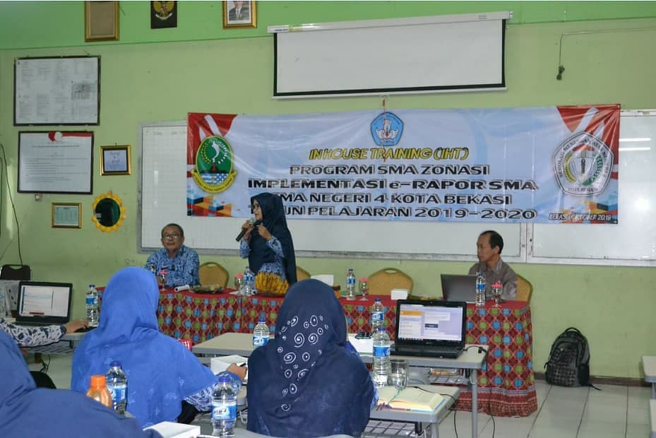 Kegiatan In-House Training (IHT) Implementasi E-Rapor SMA