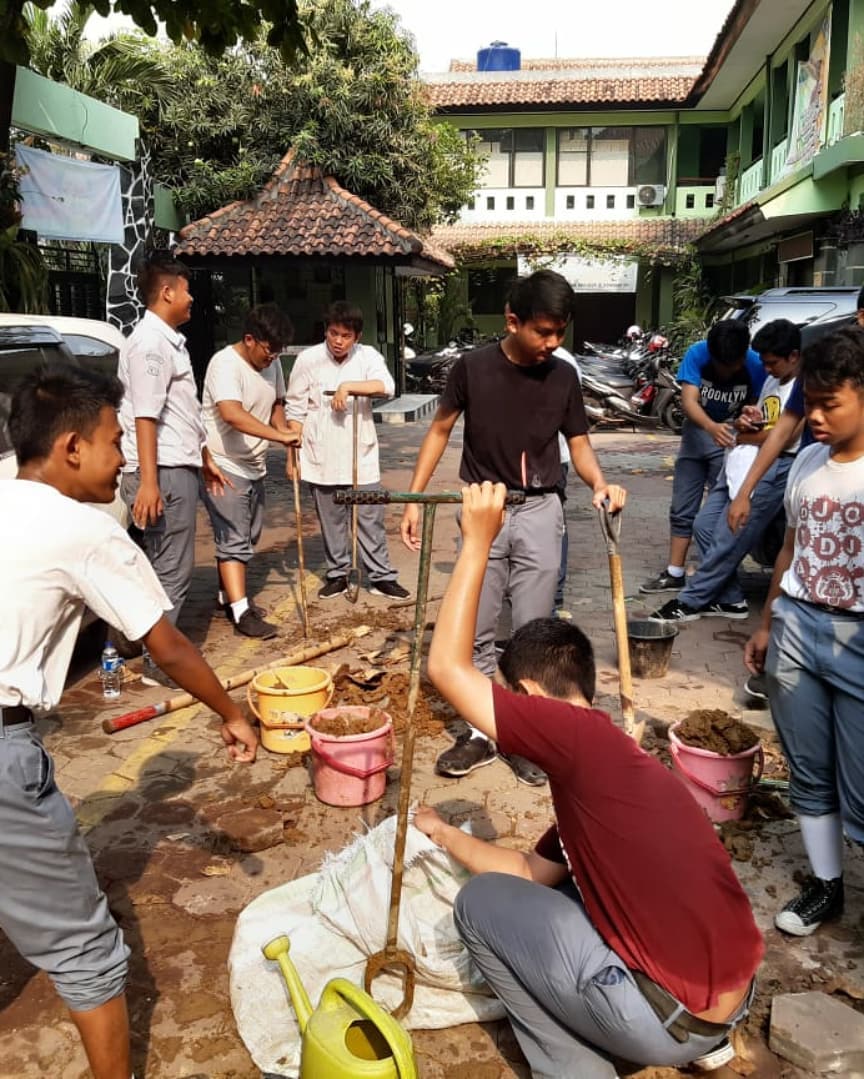 Kegiatan Pembuatan Lubang Biopori