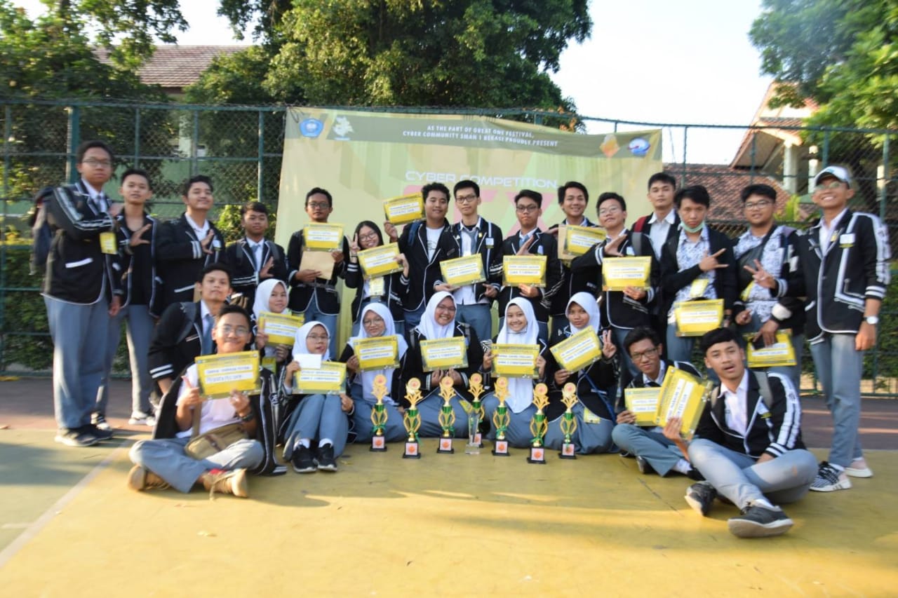 EKSKUL APLIKASI JUARA