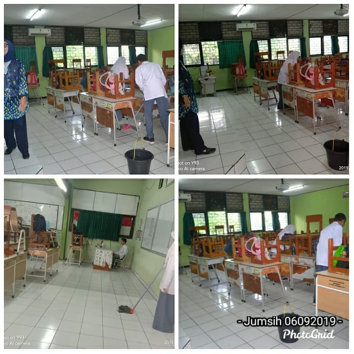 Kegiatan Jum'at Bersih di SMA Negeri 4 Kota Bekasi